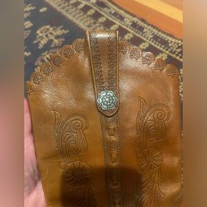 Beautifully detailed western boots. Size 37